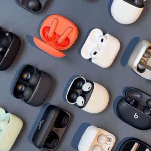 Headphones & Earphones